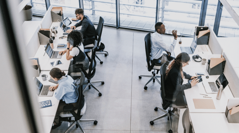Credito Mike Marchetti de baseimage Ambiente corporativo e saúde mental: como os espaços físicos impactam produtividade e bem-estar